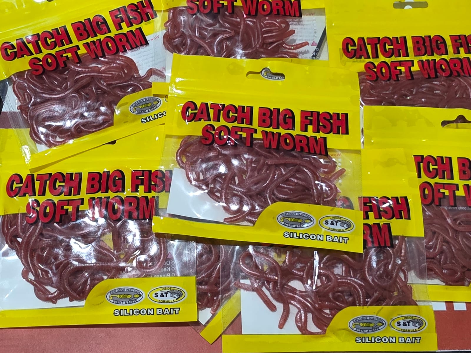 Senuelos pesca lombrices choclo etc