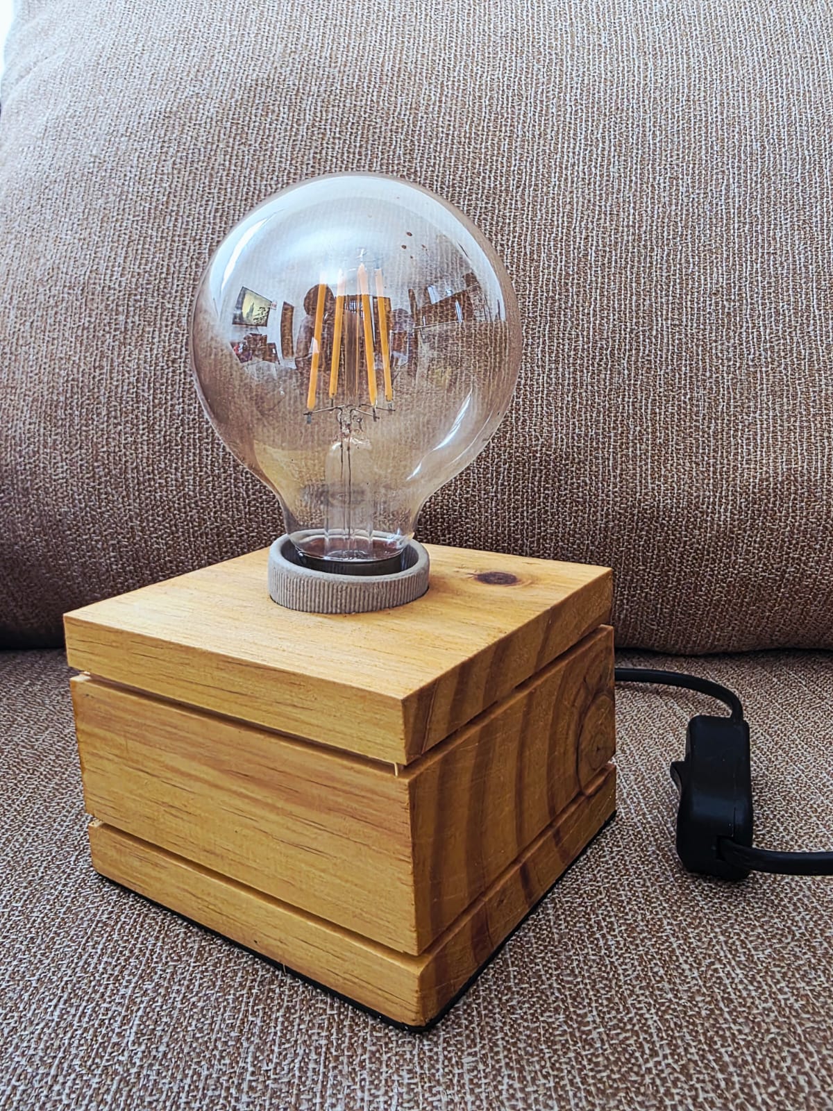 Velador cubo nordico madera iluminacion